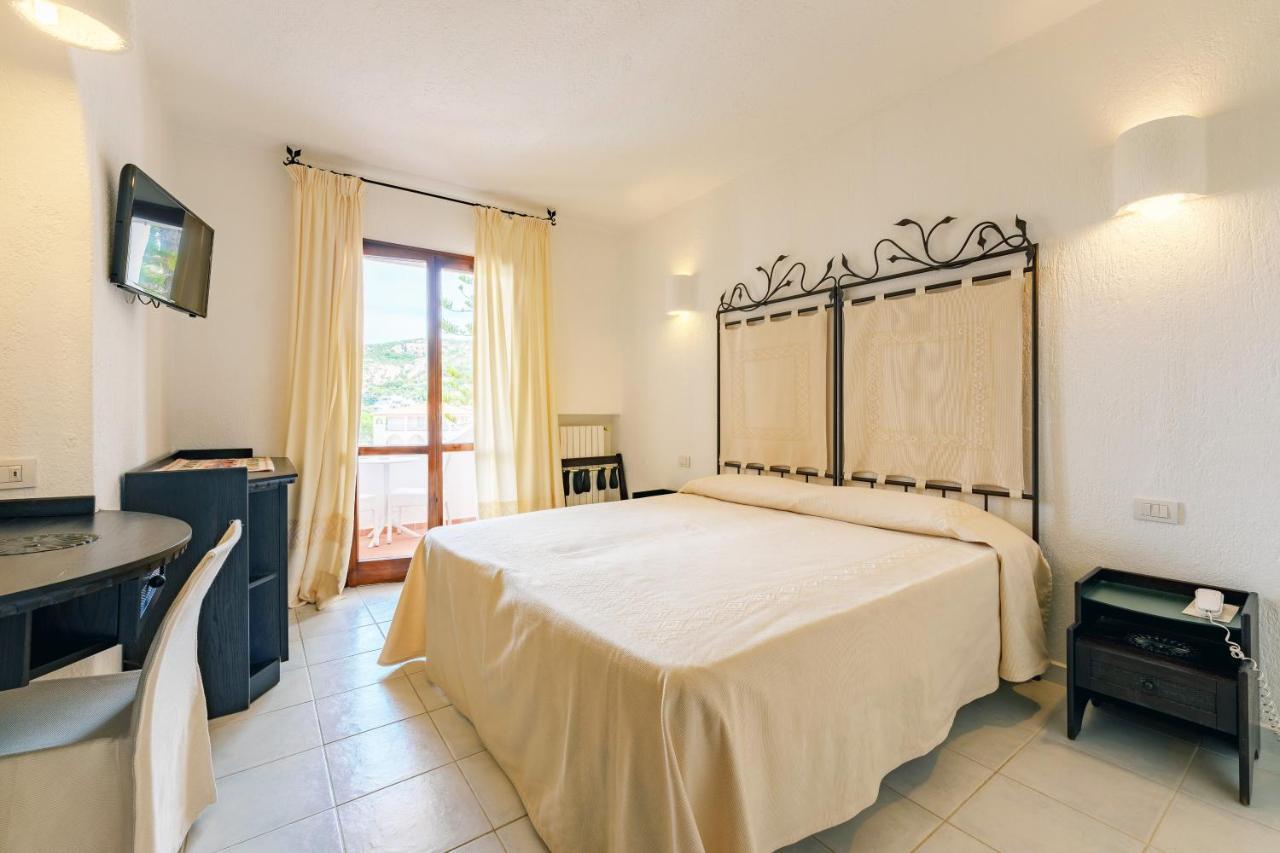 Hotel Punta Est Baja Sardinya Dış mekan fotoğraf