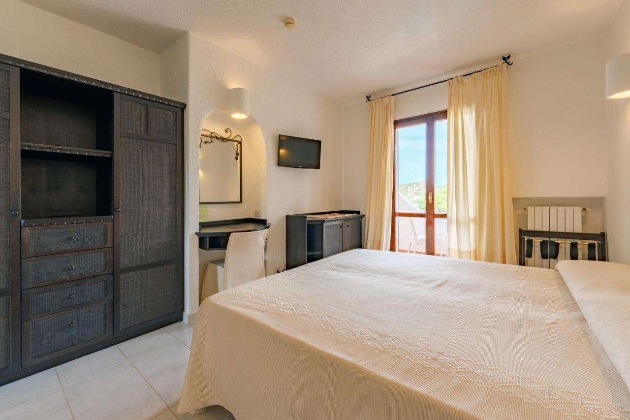 Hotel Punta Est Baja Sardinya Dış mekan fotoğraf
