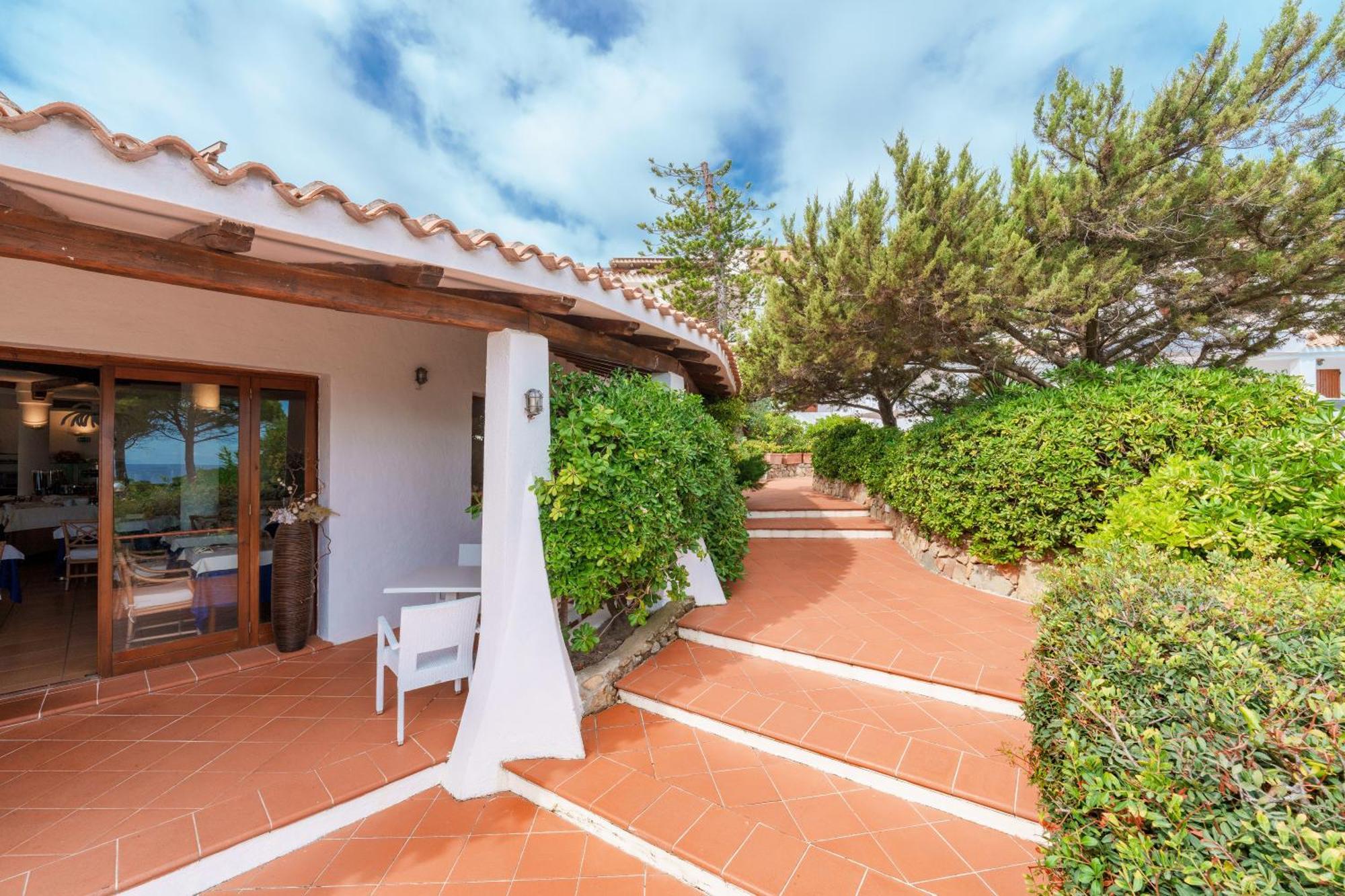 Hotel Punta Est Baja Sardinya Dış mekan fotoğraf