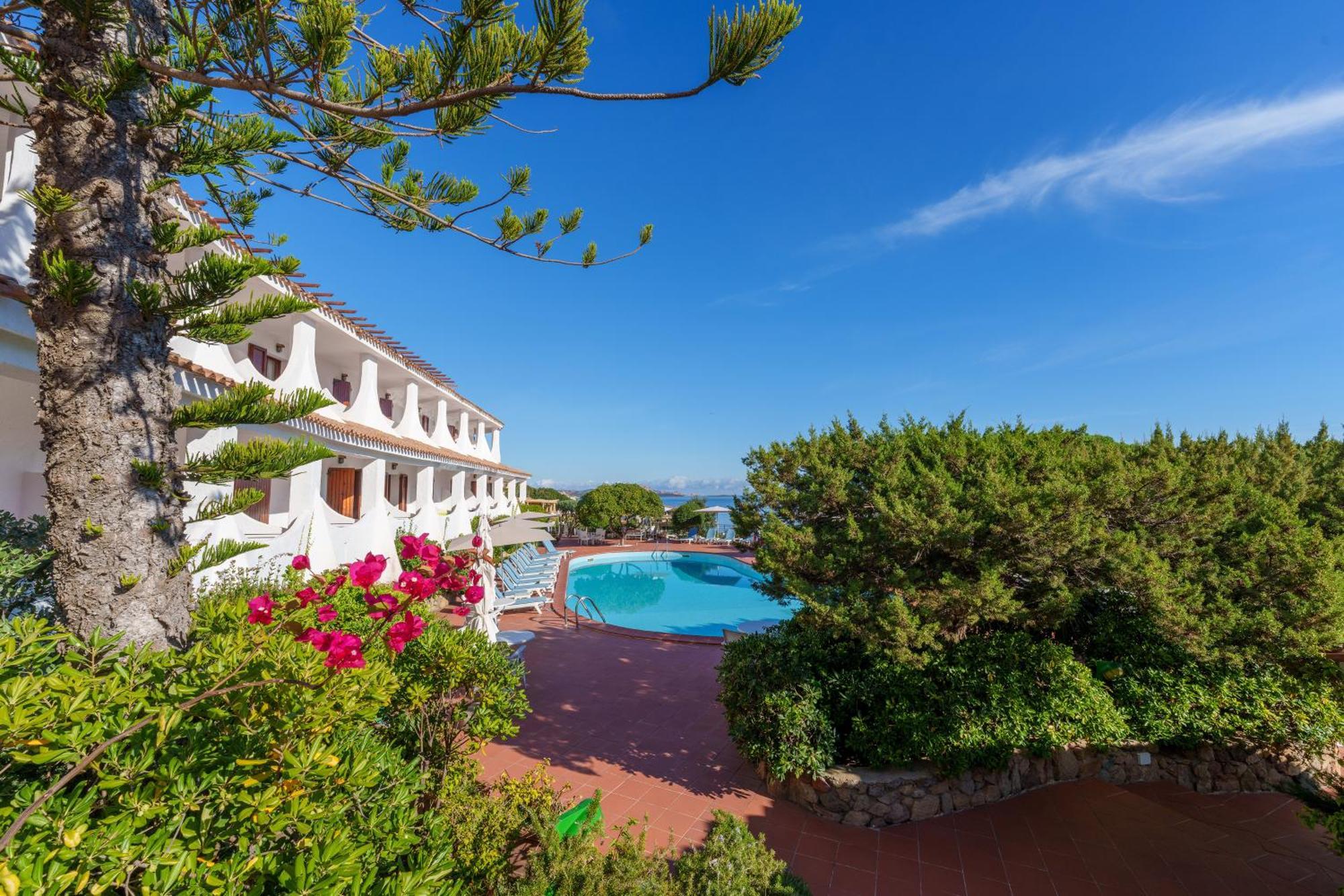 Hotel Punta Est Baja Sardinya Dış mekan fotoğraf