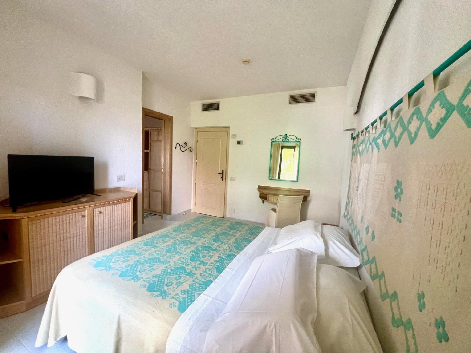 Hotel Punta Est Baja Sardinya Dış mekan fotoğraf