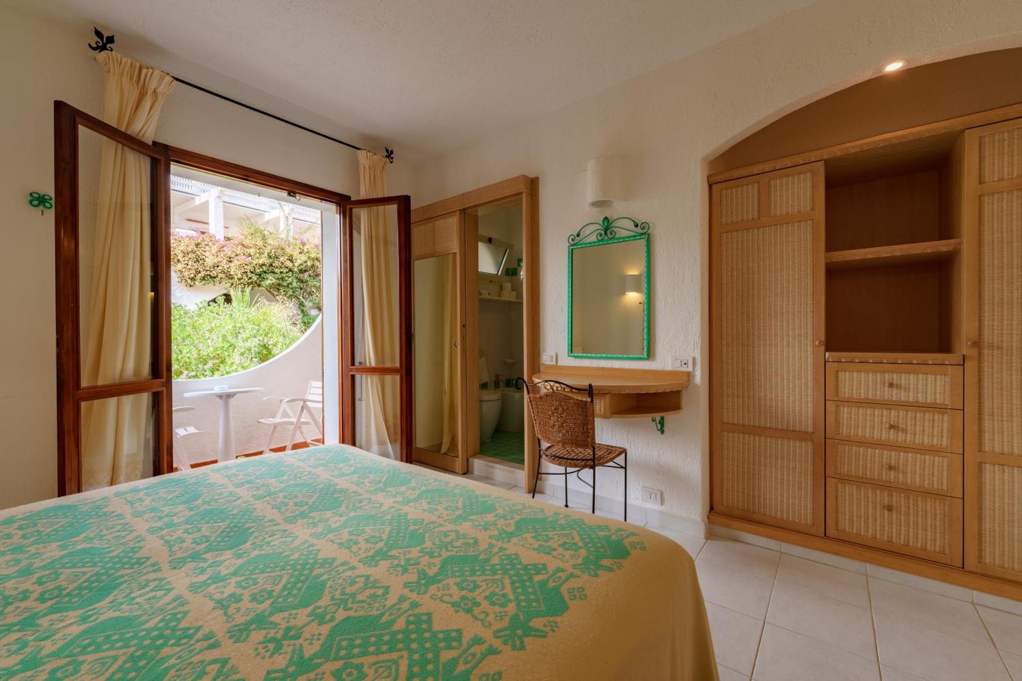 Hotel Punta Est Baja Sardinya Dış mekan fotoğraf